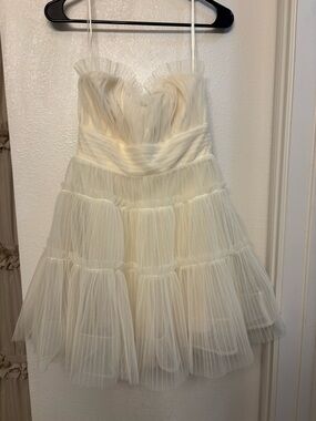 Elegant Cream Strapless Dress